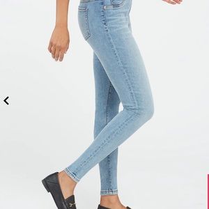 Spanx skinny jean in light vintage wash XS petite new with tags